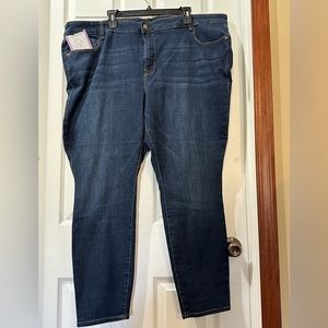 NWOT - OLD NAVY - SUPER SKINNY ROCkSTAR JEANS - SIZE  26W